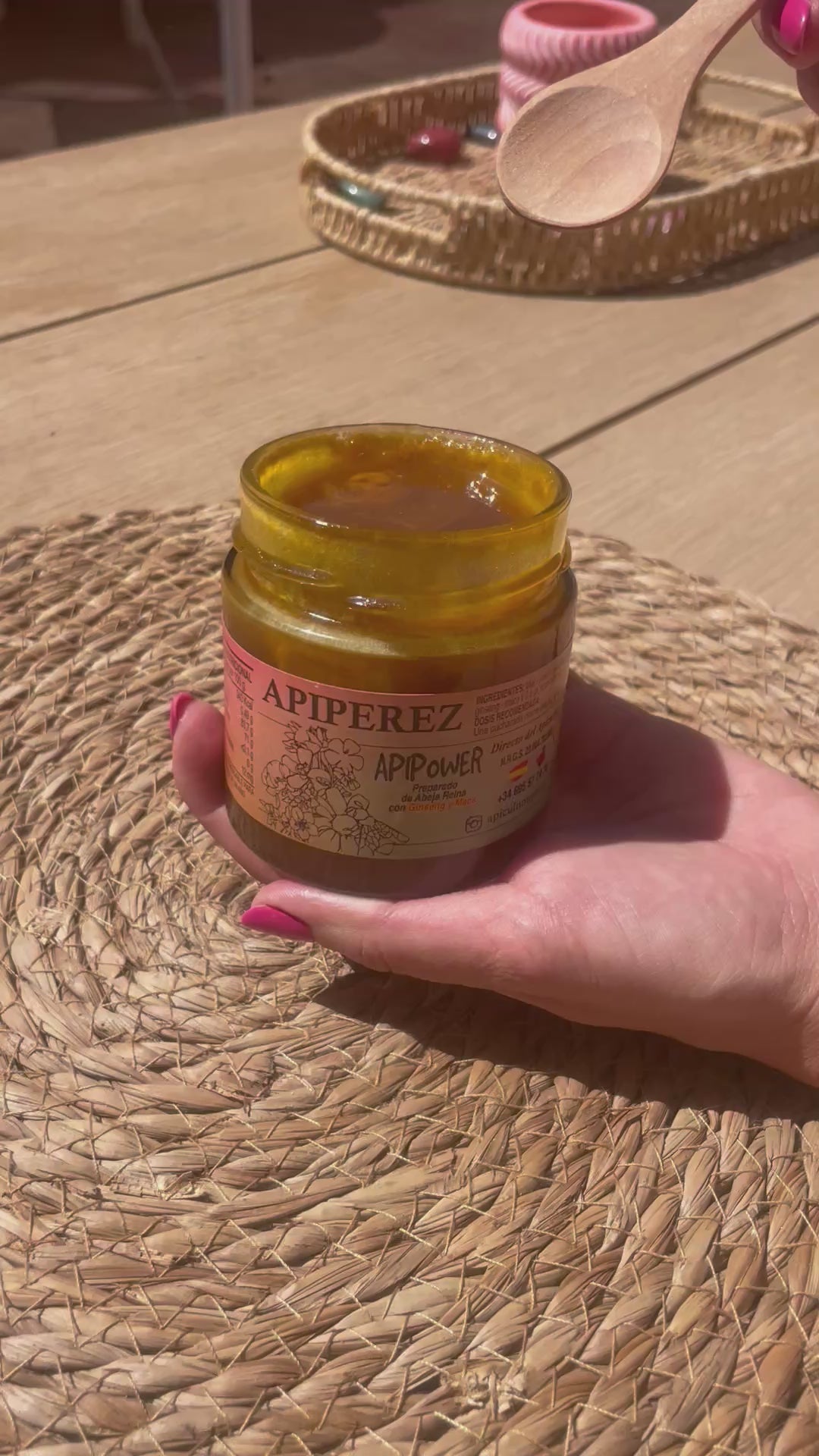 Cargar vídeo: Combinado APIPOWER Miel, Polen, Jalea Real, Propóleo, Ginseng y Maca 250g